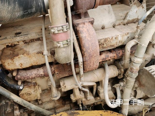 发动机右侧（整机外观及大件）