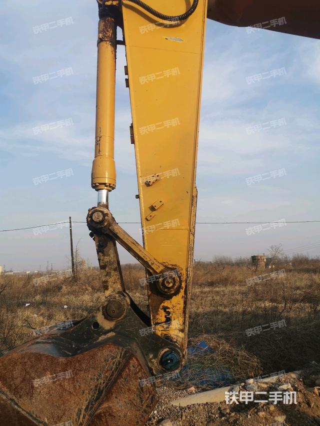 小臂整体左后(工作和回转装置) 小臂整体左后(工作和回转装置)