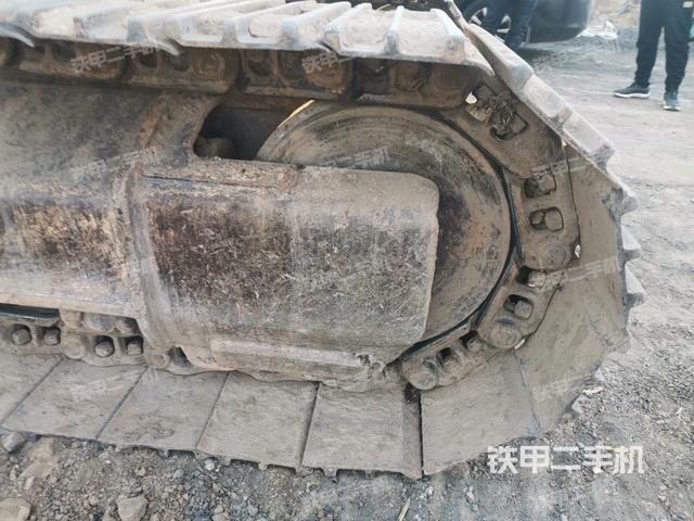 左导向轮(行走机构) 左导向轮(行走机构)