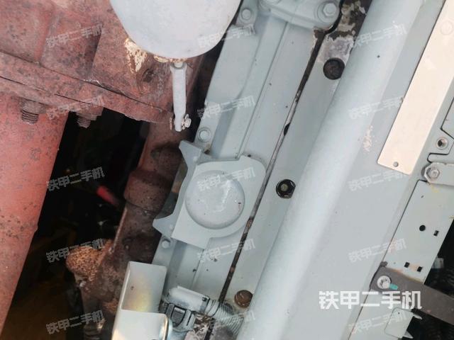 气门室盖螺丝特写(上车部件) 气门室盖螺丝特写(上车部件)