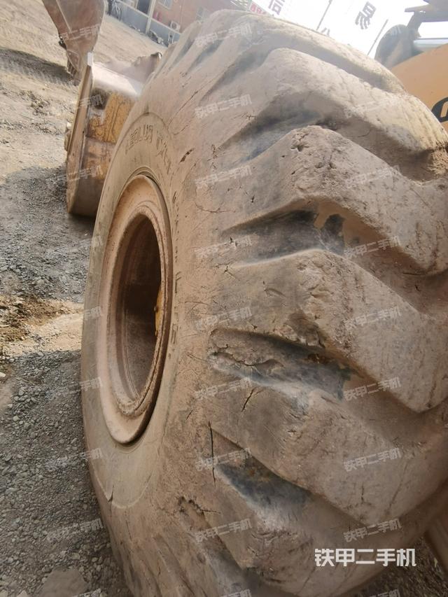 左前轮(行走机构) 左前轮(行走机构)