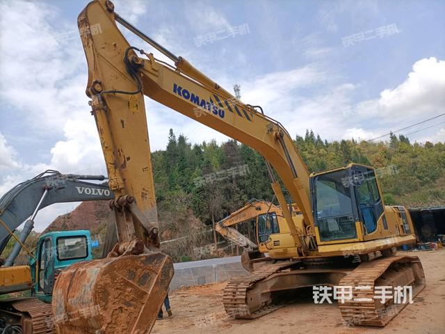 小松PC240LC-8挖掘机