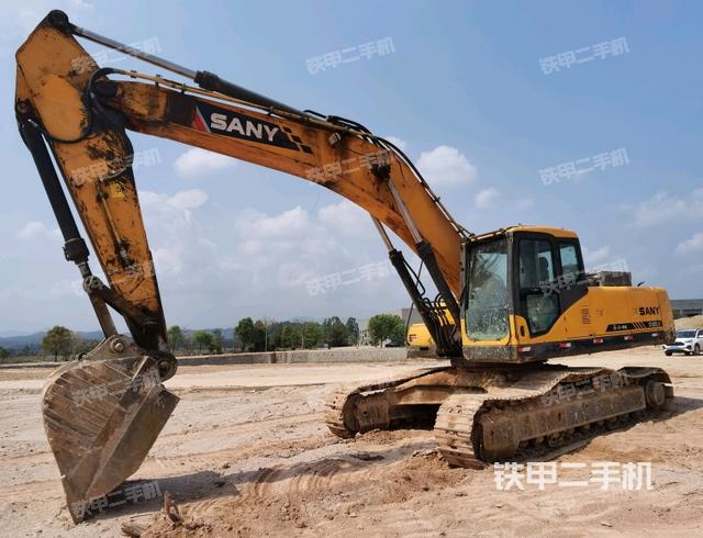 三一重工SY335C挖掘机