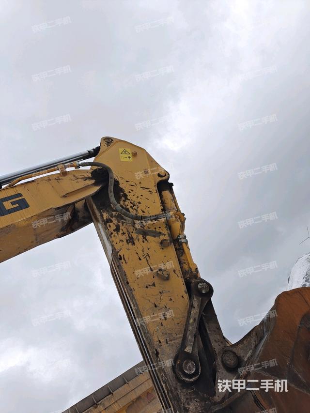 小臂整体左后（工作和回转装置）