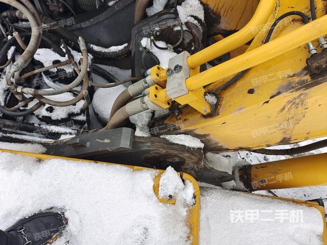 大臂根部 斜视（工作和回转装置）