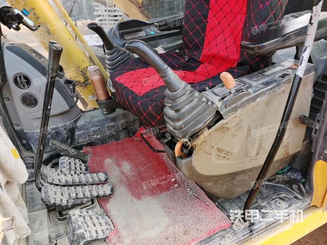 驾驶室整体（整机外观）