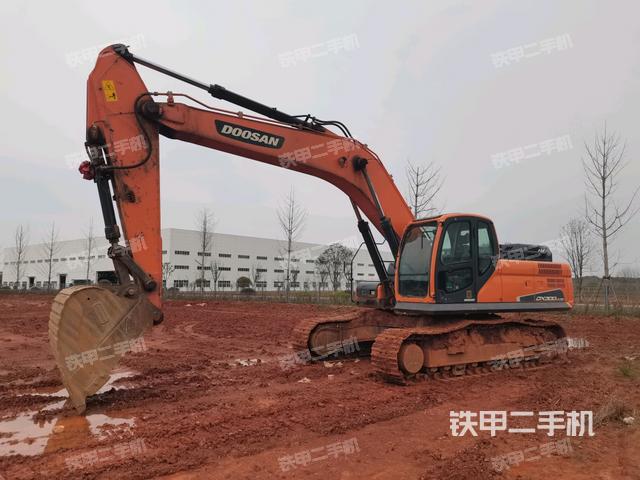 斗山DX300LC-9C挖掘机