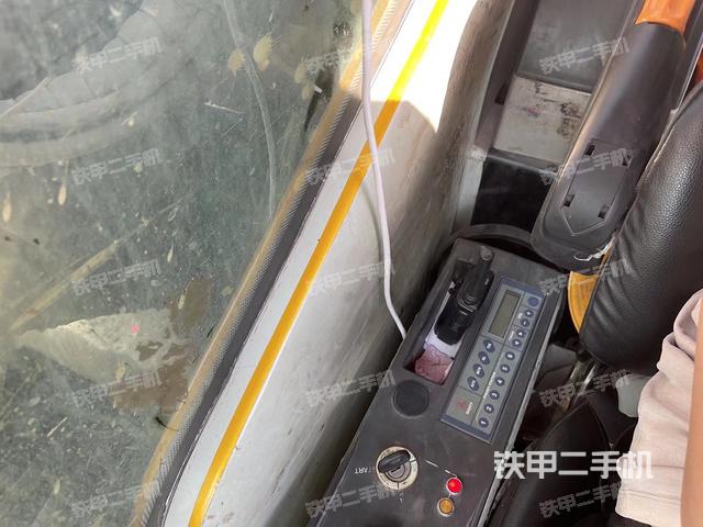 左后方玻璃角标（驾驶室部分）