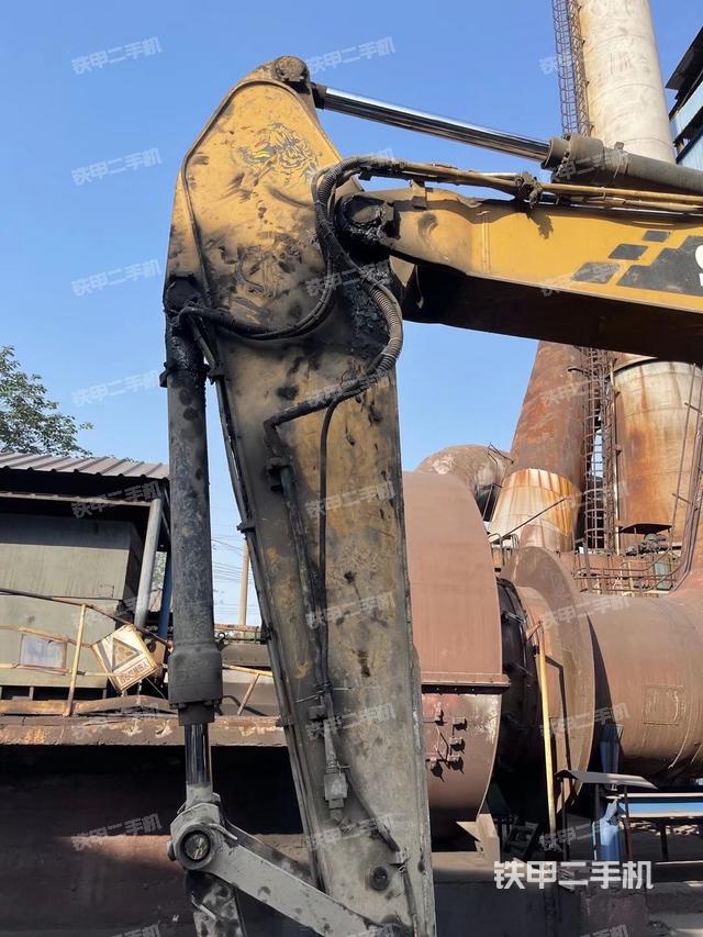 小臂整体左后（工作和回转装置）