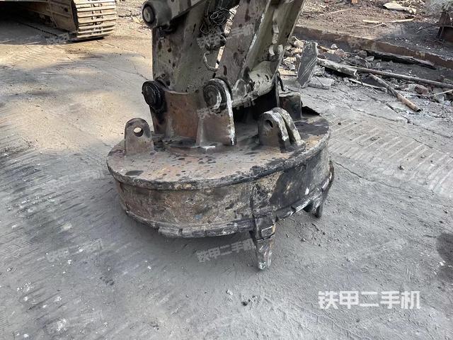 铲斗右后整体（工作和回转装置）