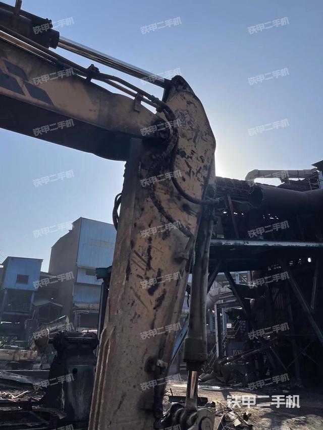 大臂整体 右侧（工作和回转装置）