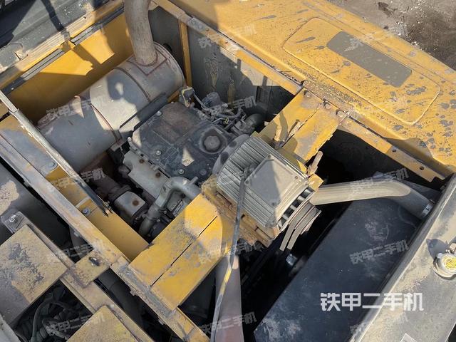 气门室盖螺丝特写（上车部件）