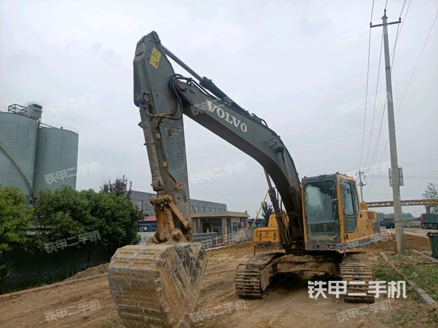 沃尔沃EC210BLC挖掘机