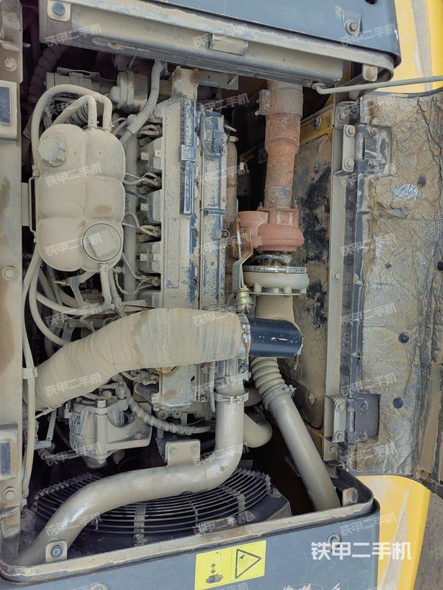 发动机室（上车部件）