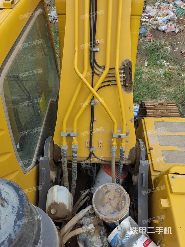 大臂背部俯视（工作和回转装置）