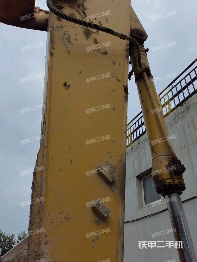 小臂整体右前（工作和回转装置）