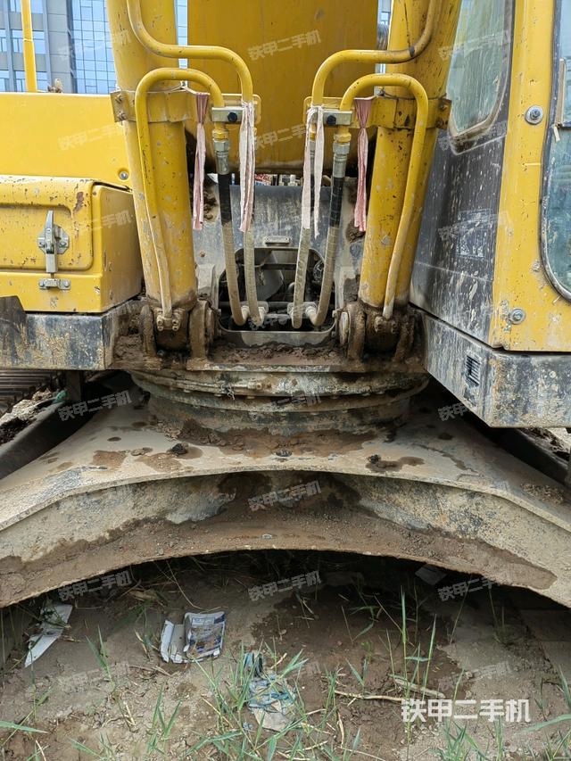 转盘和下车架正前（工作和回转装置）