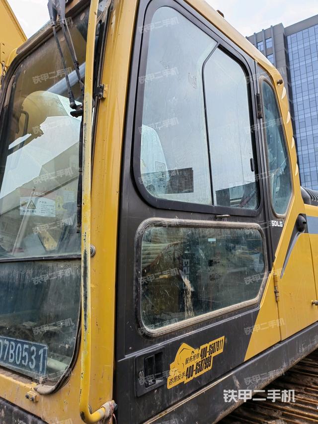 驾驶室左前45度（驾驶室部分）