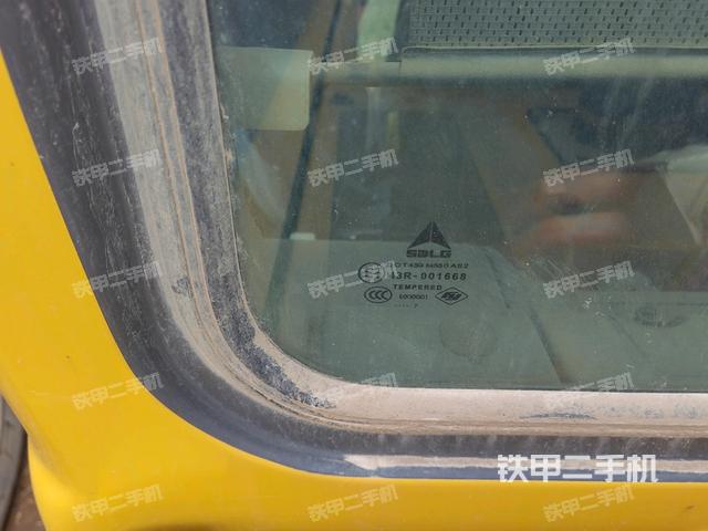 后窗玻璃角标（驾驶室部分）