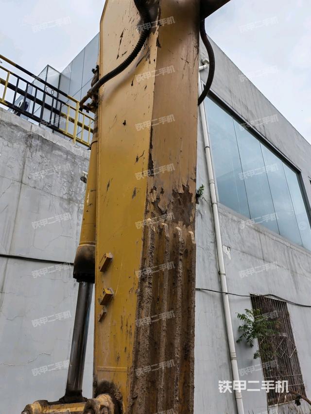 小臂整体左后（工作和回转装置）