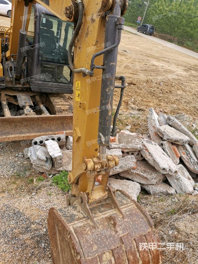 小臂整体右前（工作和回转装置）