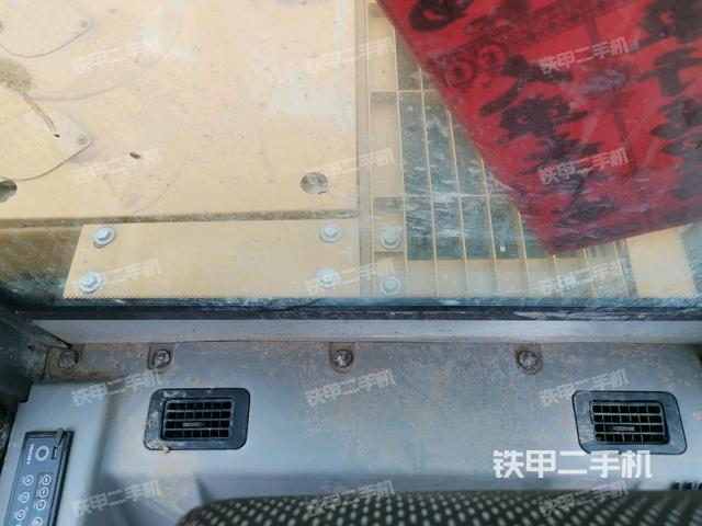 座椅后部(驾驶室部分) 座椅后部(驾驶室部分)