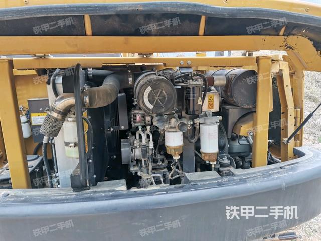 发动机室(上车部件) 发动机室(上车部件)