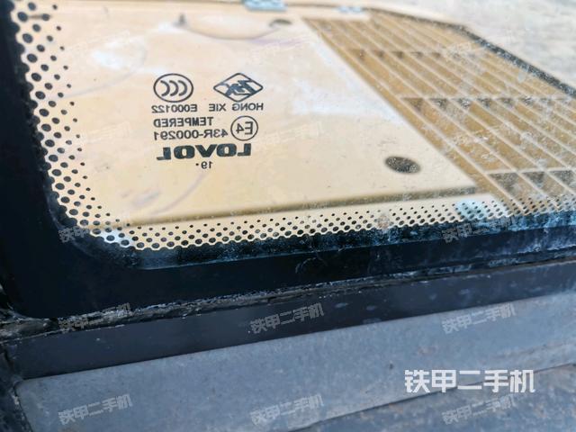 后窗玻璃角标(驾驶室部分) 后窗玻璃角标(驾驶室部分)