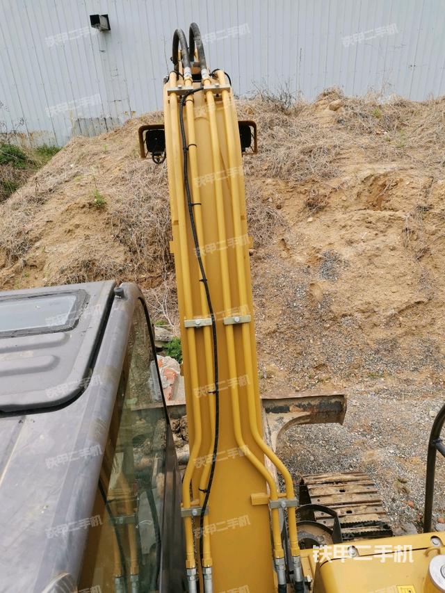 大臂背部俯视(工作和回转装置) 大臂背部俯视(工作和回转装置)