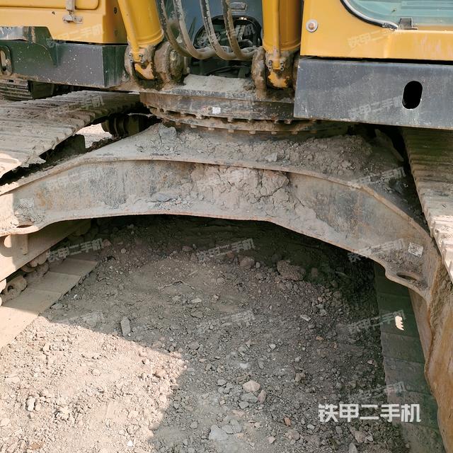 转盘和下车架正前（工作和回转装置）