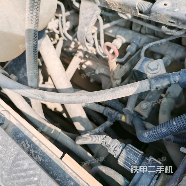 气门室盖螺丝特写（上车部件）