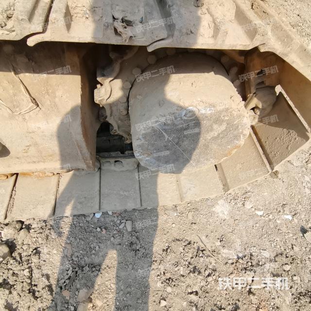 右驱动轮（行走机构）