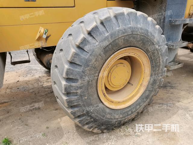 左前轮(行走机构) 左前轮(行走机构)