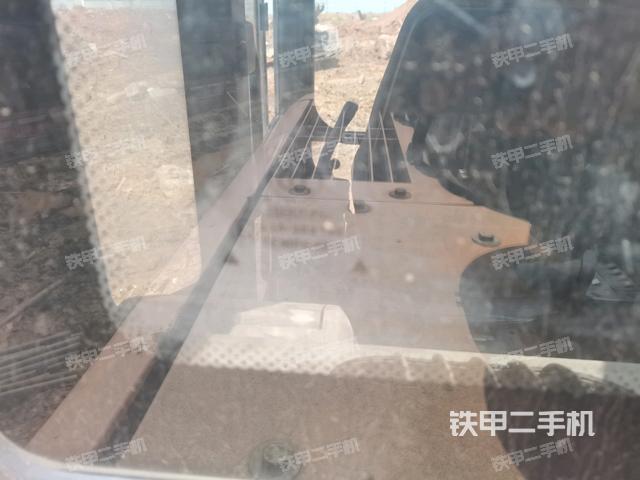 后窗玻璃角标（驾驶室部分）