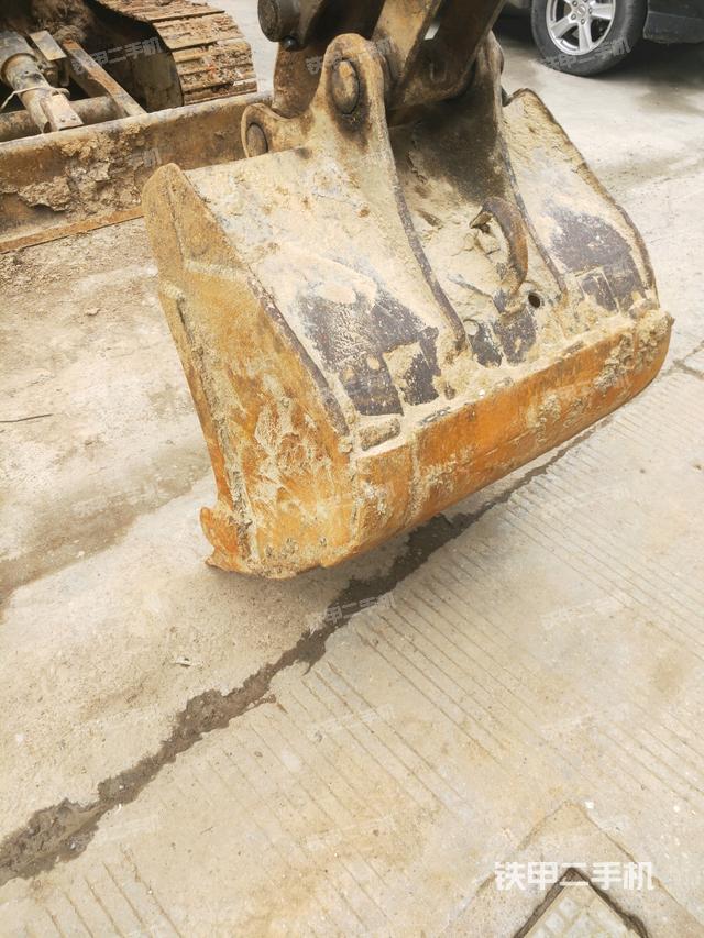 铲斗右后整体（工作和回转装置）