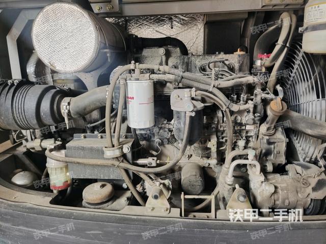 发动机室（上车部件）