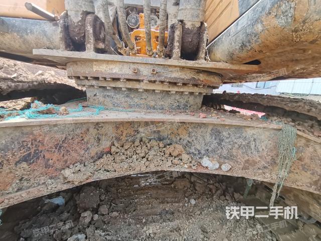 转盘和下车架正前（工作和回转装置）