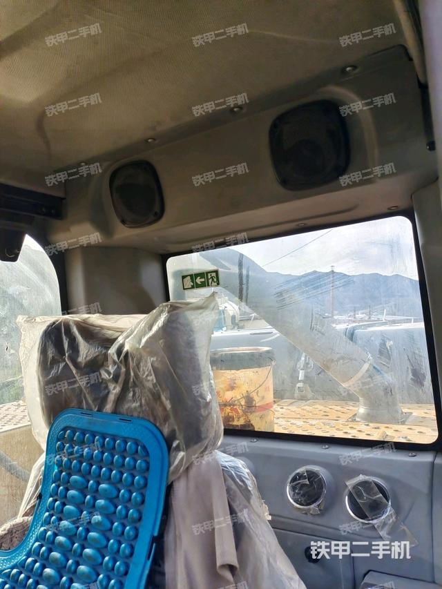 顶棚整体(驾驶室部分) 顶棚整体(驾驶室部分)