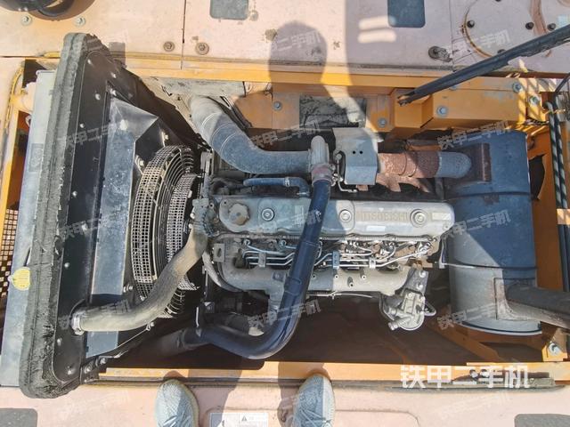 发动机室（上车部件）