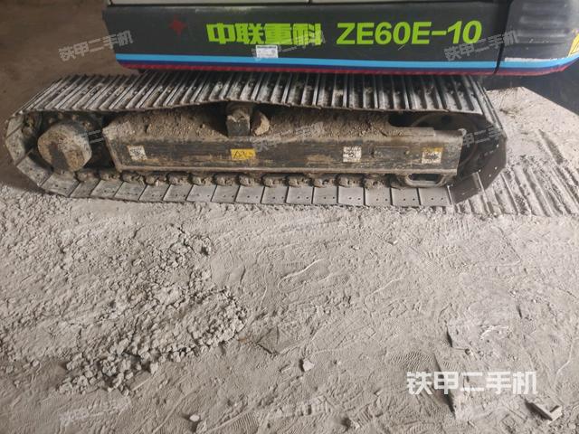 左侧履带整体 （行走机构）