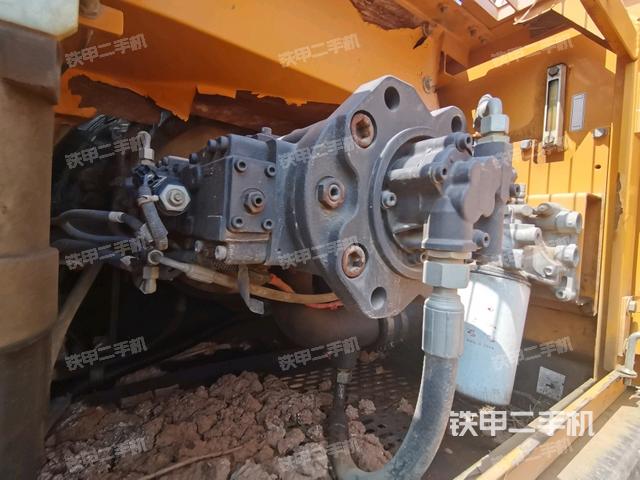 液压泵斜45 左（大件舱室）