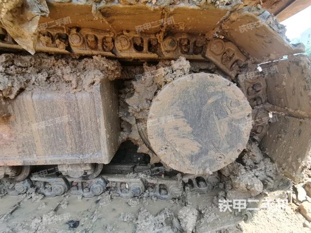 右驱动轮（行走机构）