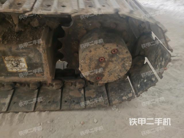 右驱动轮（行走机构）