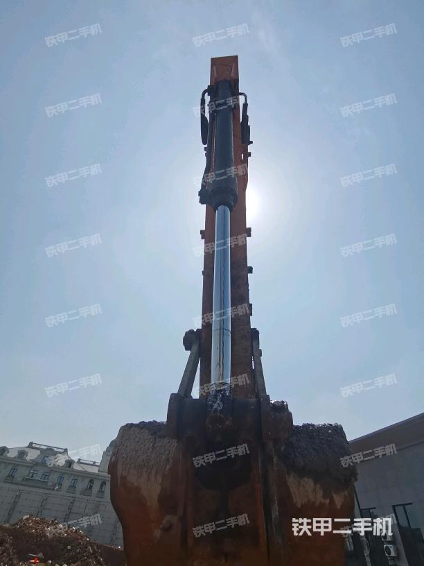 小臂整体右前（工作和回转装置）