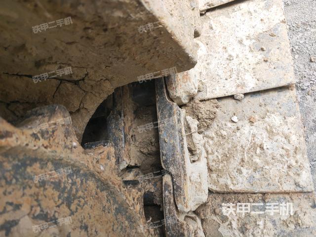 右驱动轮（行走机构）