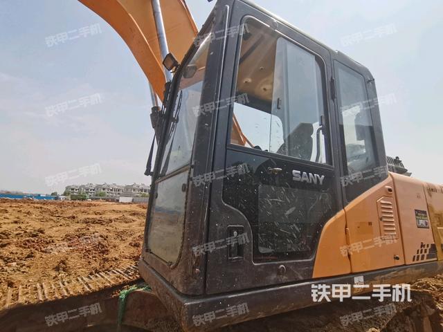 驾驶室左前45度（驾驶室部分）