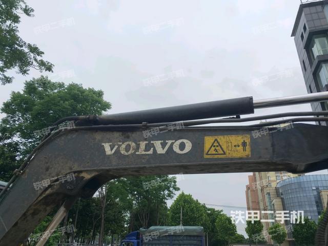 大臂整体 右侧（工作和回转装置）