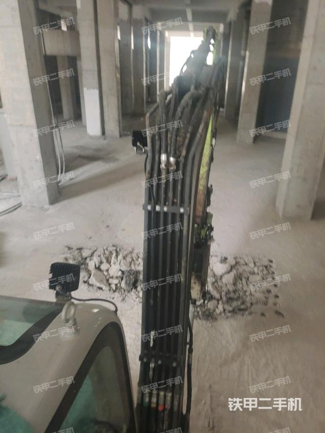 大臂背部俯视（工作和回转装置）