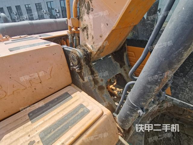 大臂根部 斜视（工作和回转装置）