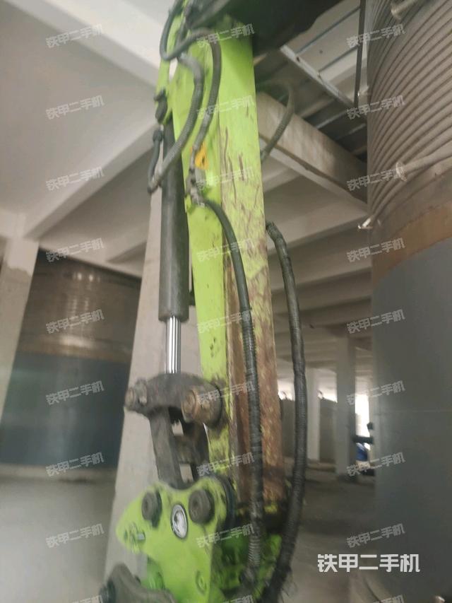 小臂整体左后（工作和回转装置）